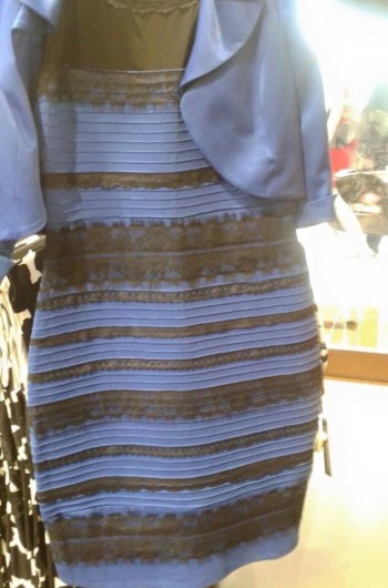 Какой цвет платья?
