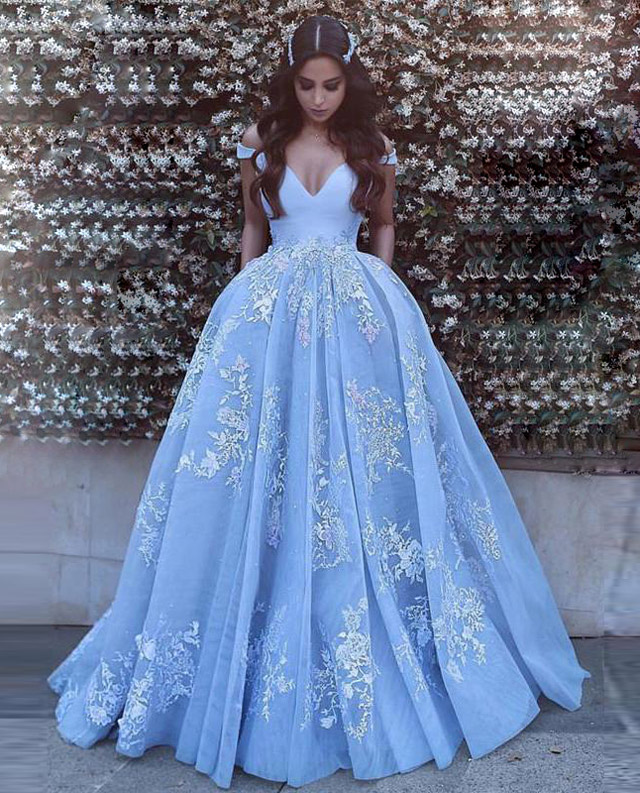 Синее свадебное платье.